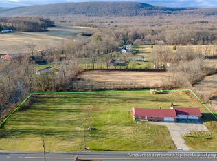 4729 Mountain Rd, Slatington, PA 18080
