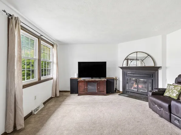 47 Prescott Dr Unit 47, North Chelmsford, MA 01863