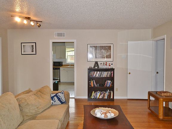 4th image of 1819 Donna St