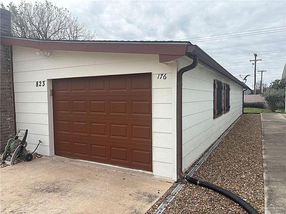 2nd image of 823 Santa Anna Dr