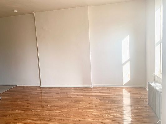 2nd image of 142 W 113th St #10