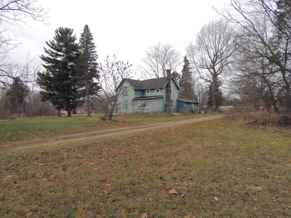 1814 66th St, Fennville, MI 49408