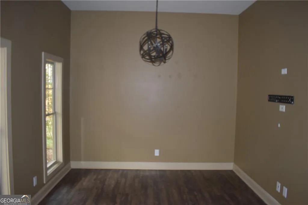 4 bed, $2,700 — Photo 4