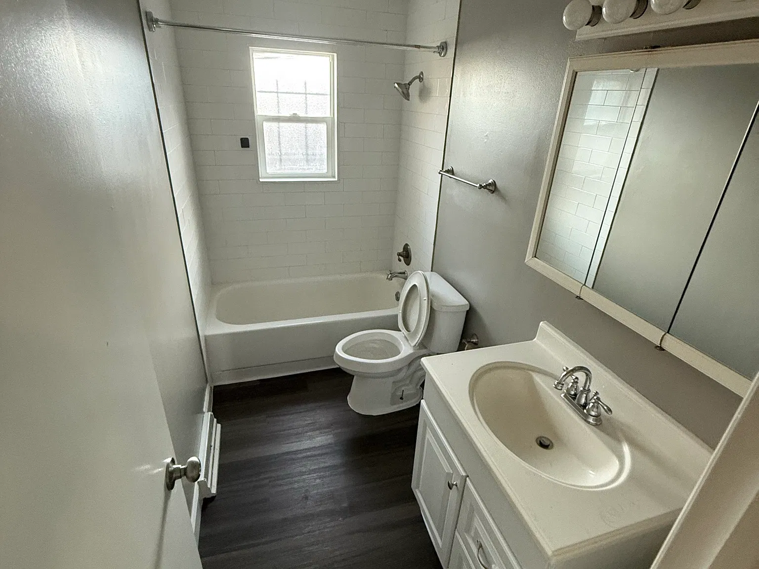 2 bed, 824 sqft, $1,200 — Photo 4