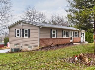 17970 Fielding Ct, New Freedom, PA 17349