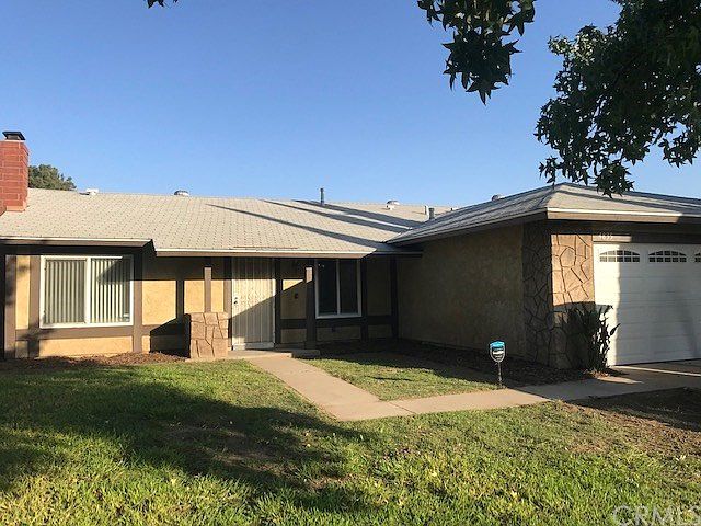 1st image of 4835 N Lakewood Dr
