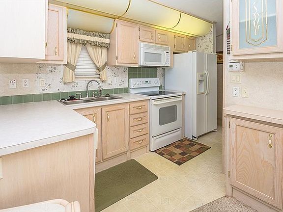 3rd image of 3534 Alabaster Dr