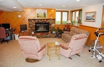 4th image of 3715 Jewel Dr