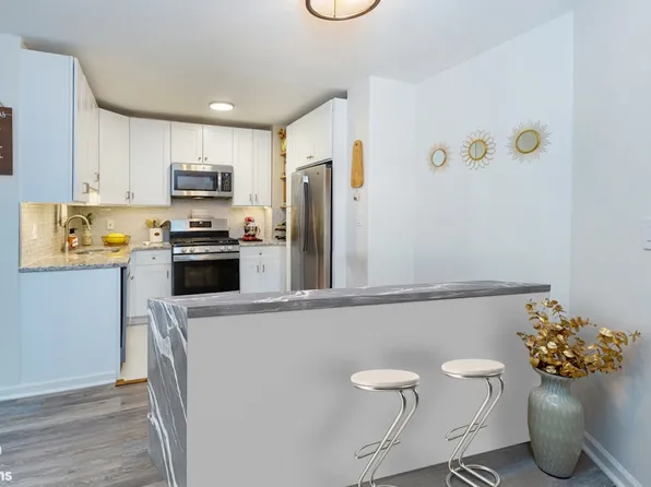 2621 Palisade Avenue image 6 of 18