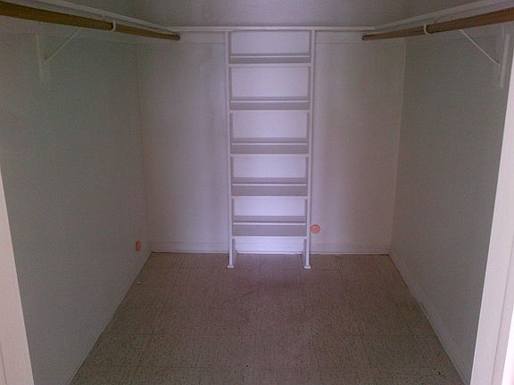 Walk in closet
