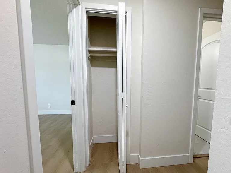 10160-10162 Park Cir E — Photo 14