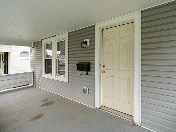 4th image of 741 S Richardson Ave