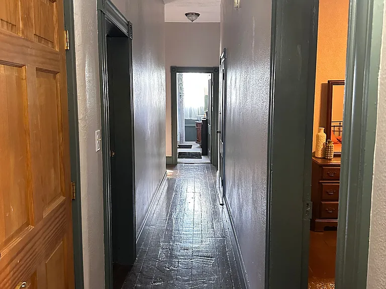 424 N Mechanic St — Photo 25