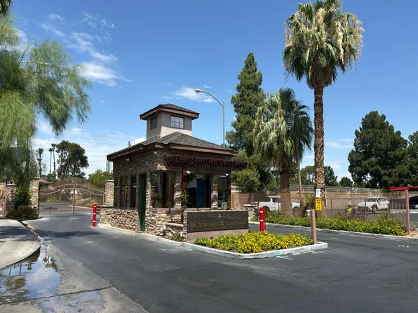 2963 Pinehurst Dr, Las Vegas, NV 89109