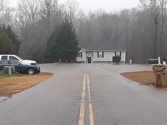 4th image of 22 Dogwood Ct