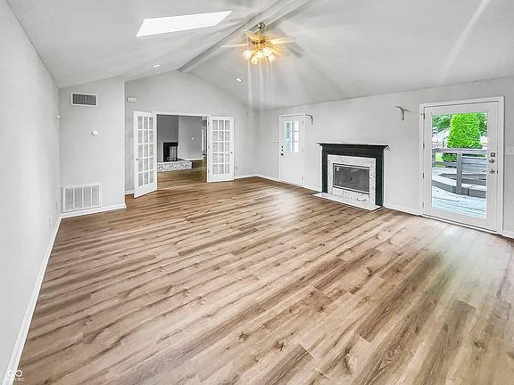 3rd image of 6717 Lakeknoll Dr
