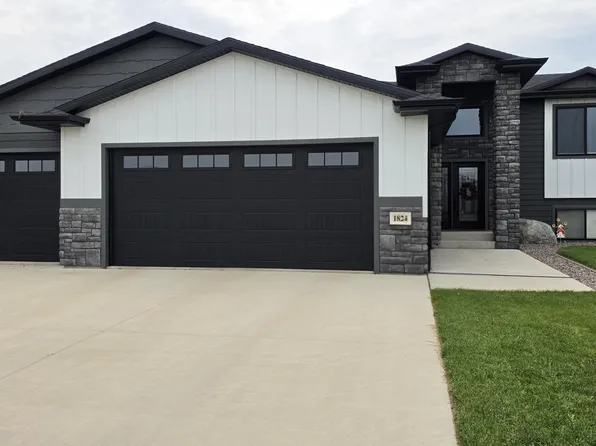 1824 24th Ave SE, Aberdeen, SD 57401