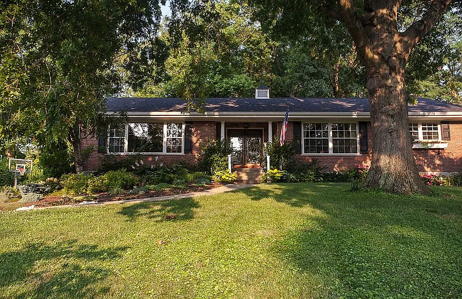 31 Edgewood Rd photo 1