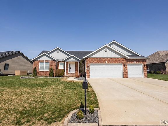 2nd image of 260 Emerald Way W