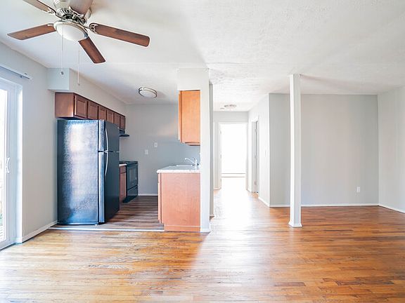 3rd image of 4605 Vendome Pl #2