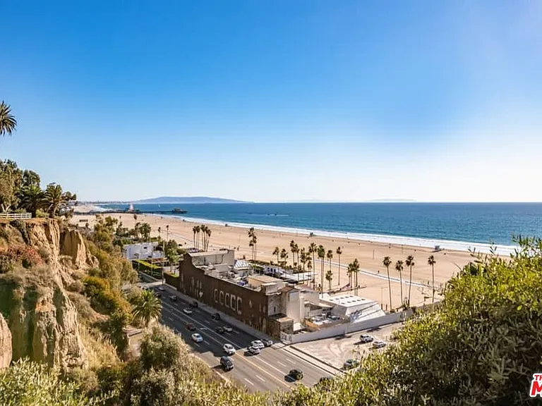 701 Ocean Ave #PHD — Photo 27