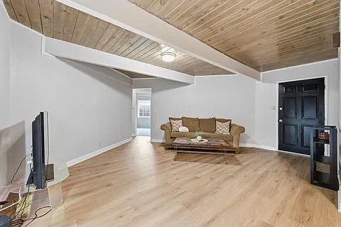 4th image of 42 Saint Marys Pl #44