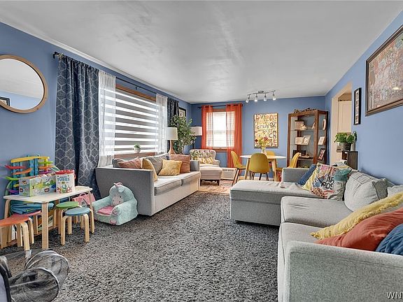 5th image of 134 Woodlawn Ave