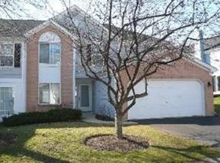 807 E Saratoga Cir, Island Lake, IL 60042