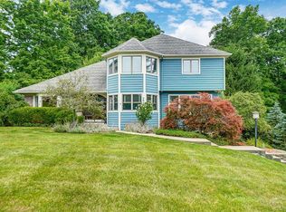 3811 Sunburst Ridge Ln, Cincinnati, OH 45248