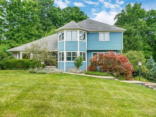 3811 Sunburst Ridge Ln, Cincinnati, OH 45248