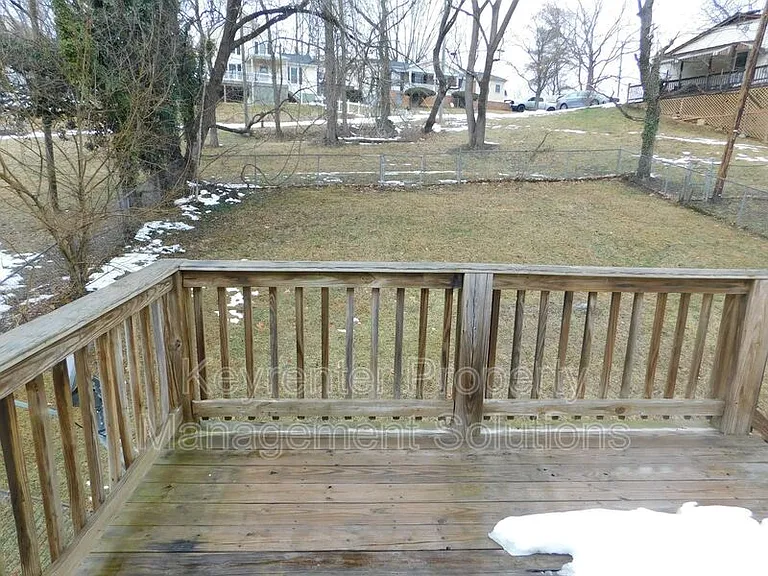 811 E Beverly St #B — Photo 3