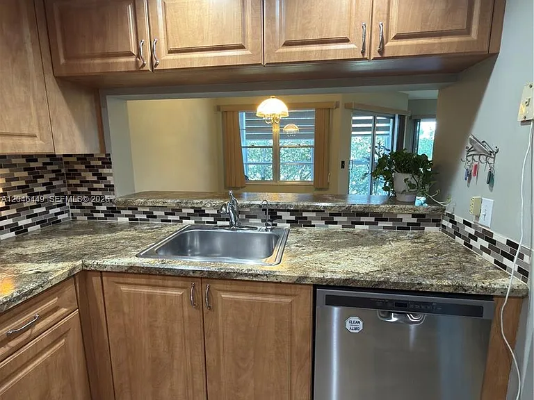 1300 SW 125th Ave #314K — Photo 3