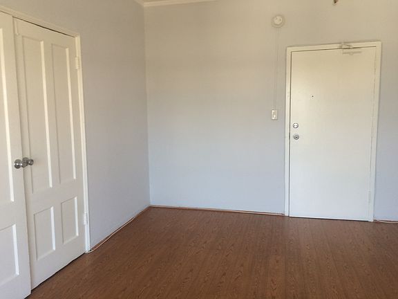 5th image of 970 N Serrano Ave APT 5