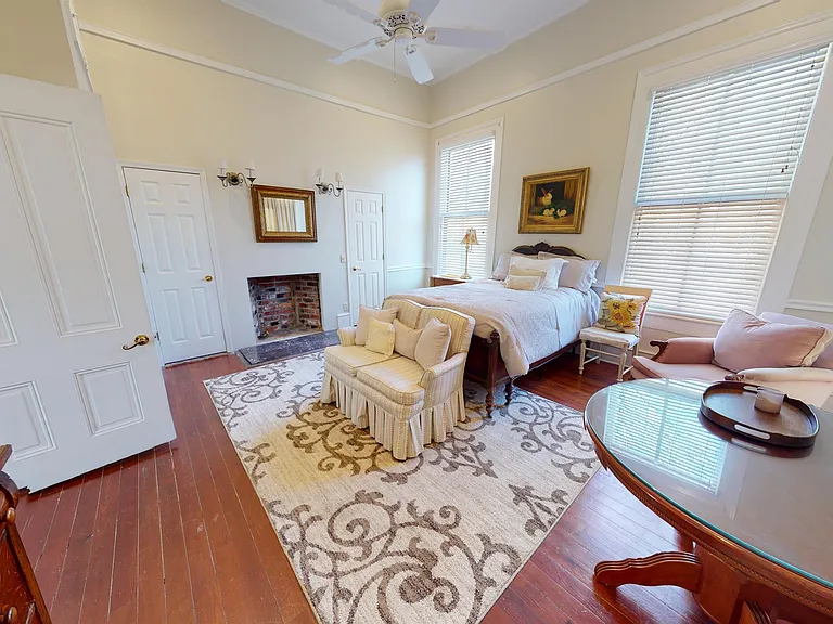 648 Clayton St — Photo 19