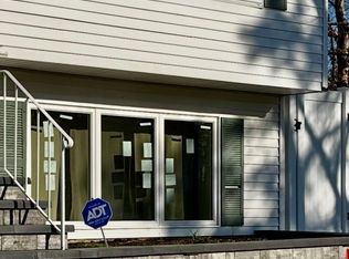 5 Gordal Ln, Coram, NY 11727