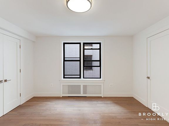 4th image of 11 Crooke Ave APT 4A