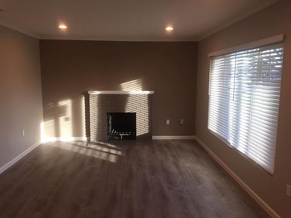 5th image of 325 Cortez Dr