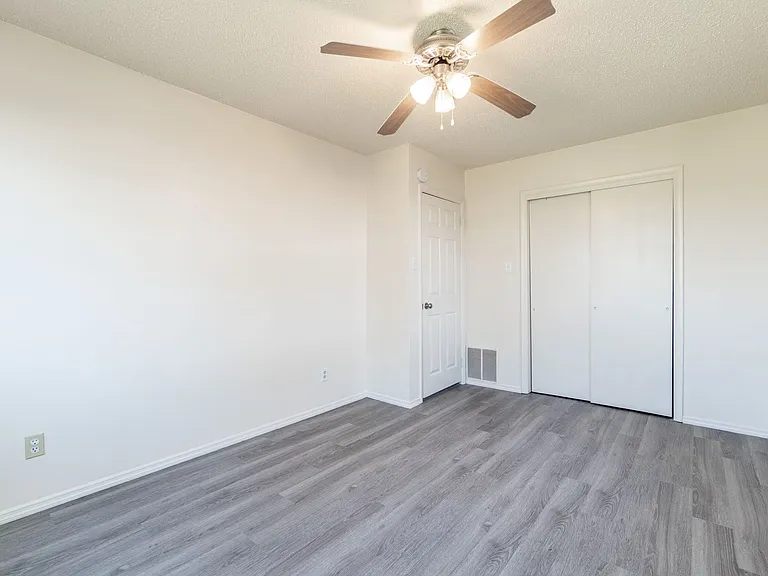 8022 Highway 271 S #C — Photo 11