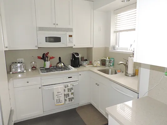 Rented by essential NEW YORK Real Estate | media 20