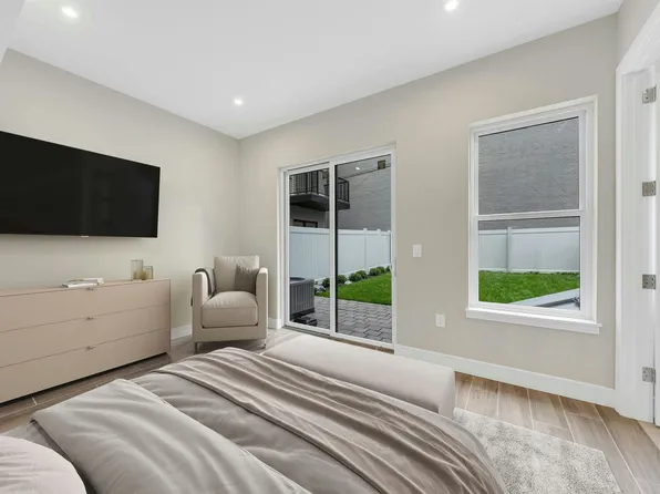 24 Clinton Avenue image 6 of 15