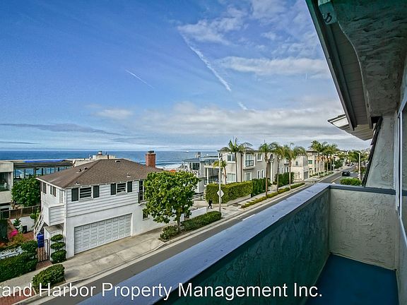 5th image of 3316 Manhattan Ave #B