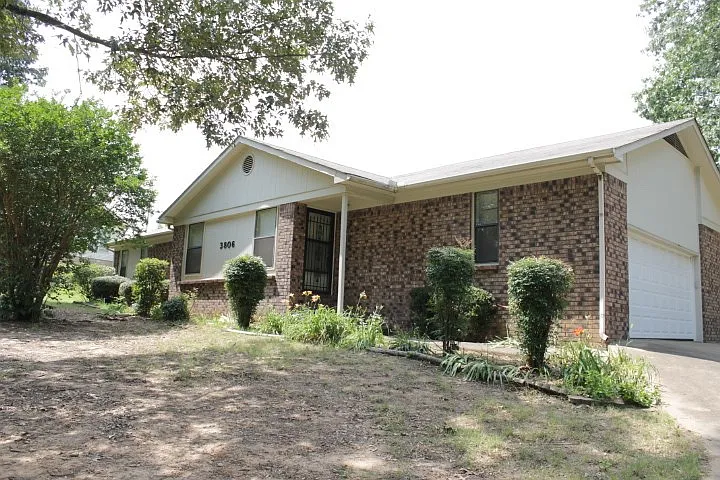 3806 Vickie Dr — Photo 29