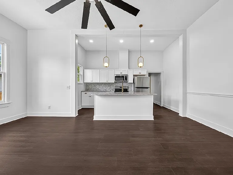 2807 Beacon Ave — Photo 27
