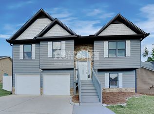 221 Logan Creek Ln, Dallas, GA 30132