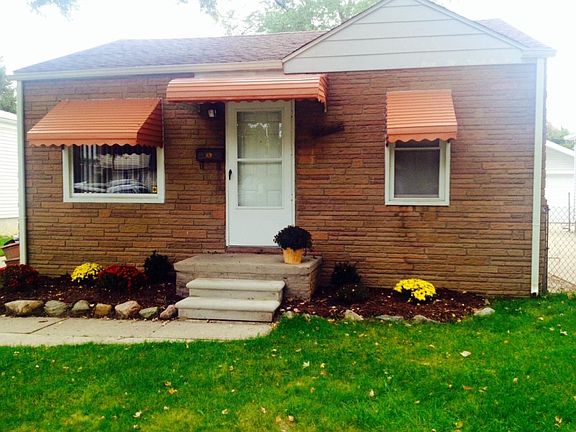 2nd image of 24363 McDonald St