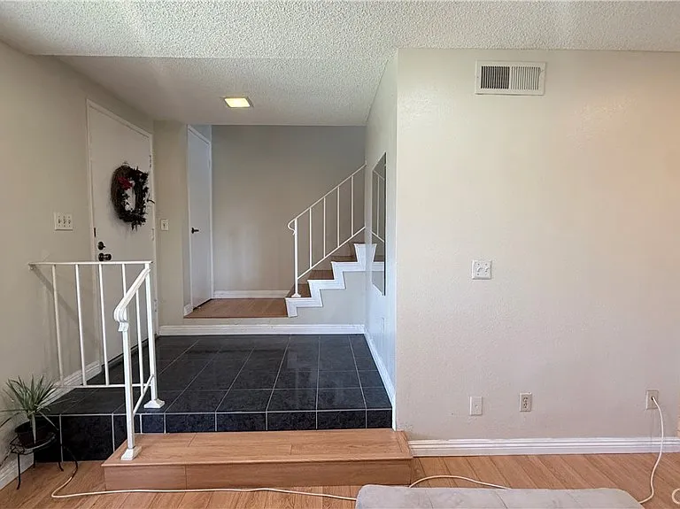 1639 Aspen Village Way — Photo 4
