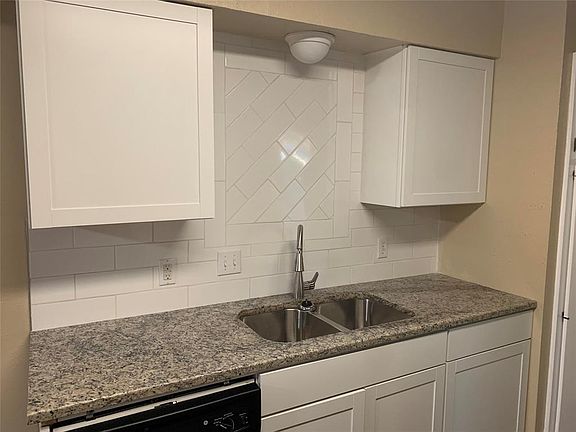 4th image of 536 Stallion Ln