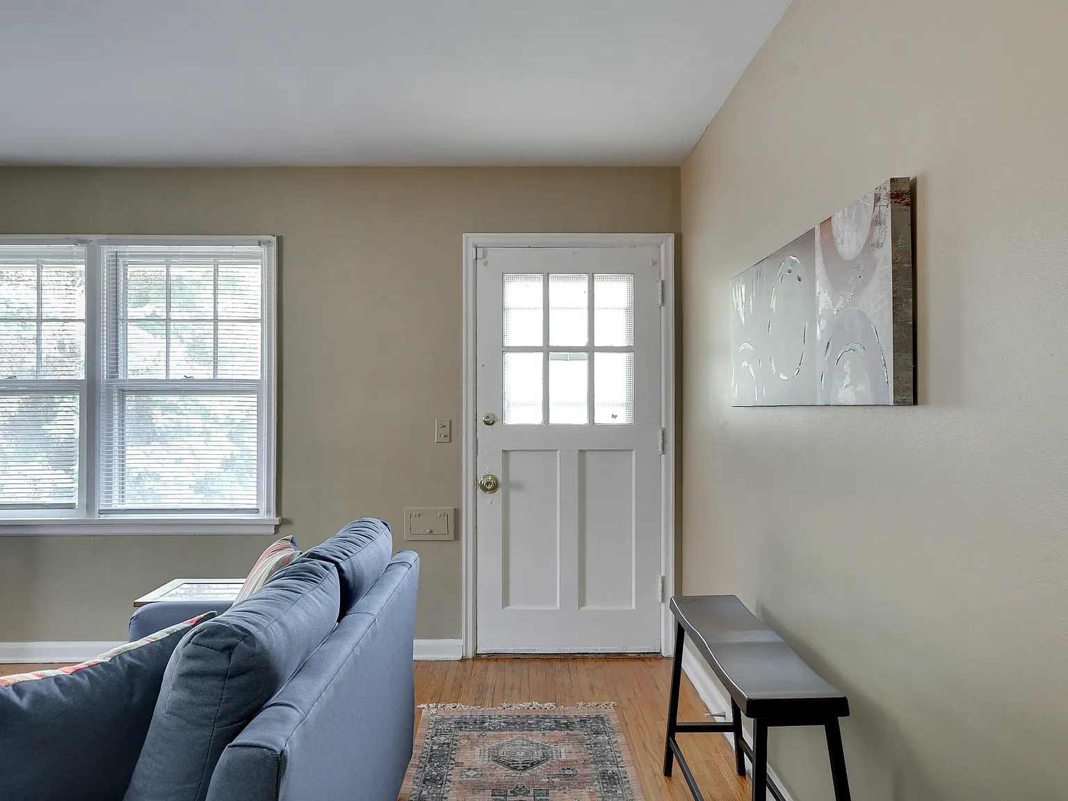 2 bed, 748 sqft, $1,350 — Photo 3