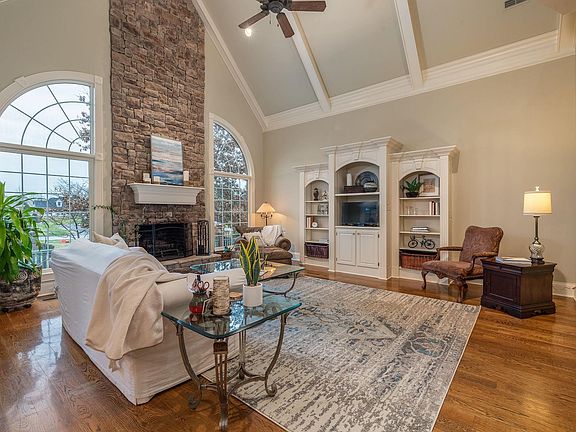 4th image of 2232 Oakleigh Dr