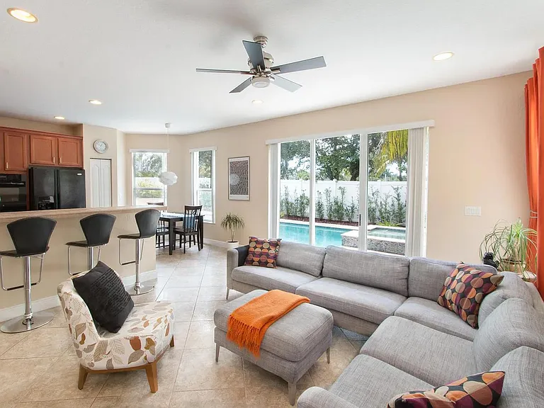 2257 Portofino Ave — Photo 5